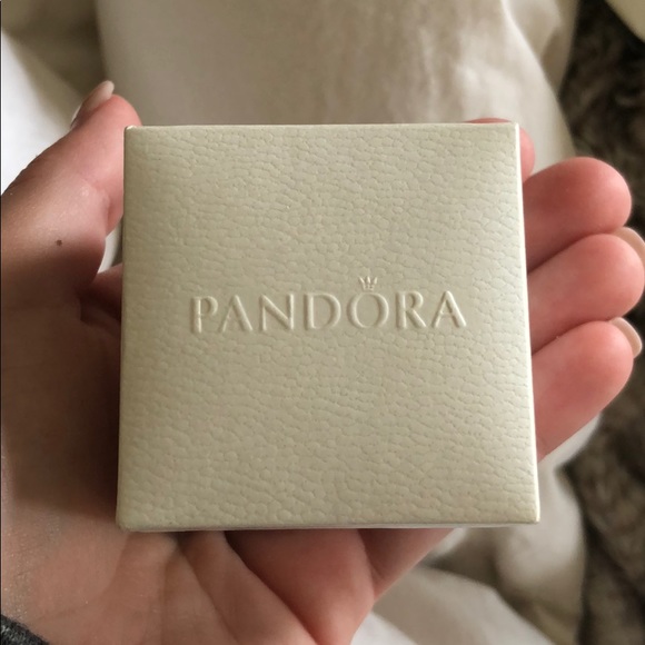 Pandora crown ring - Picture 2 of 2